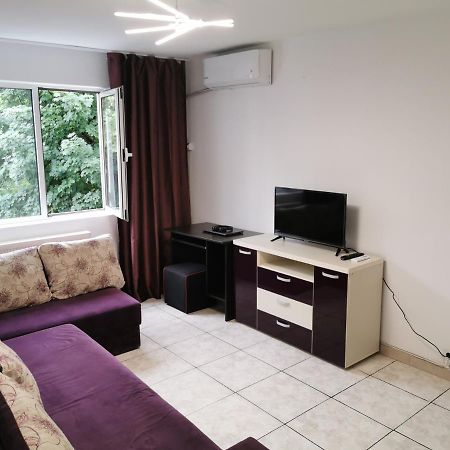 Confortable Cozy Apt Bucharest Luaran gambar