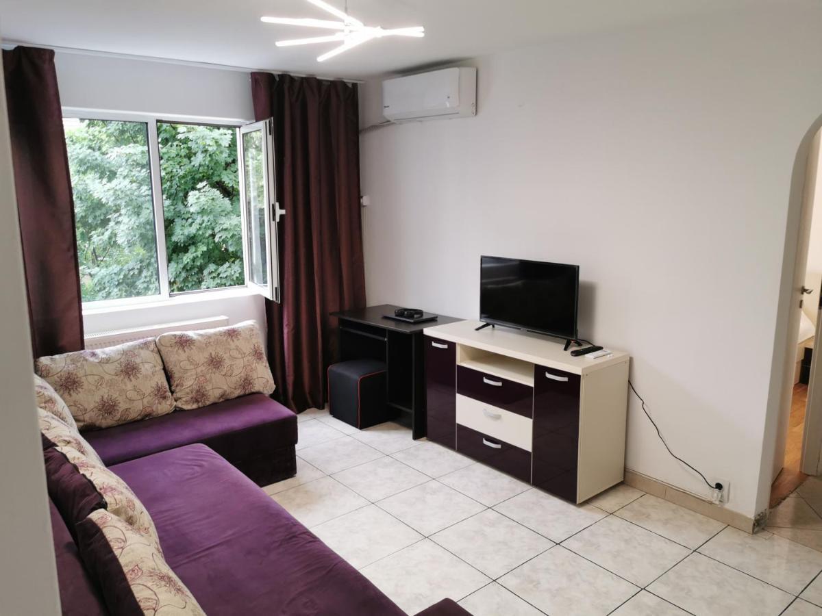Confortable Cozy Apt Bucharest Luaran gambar