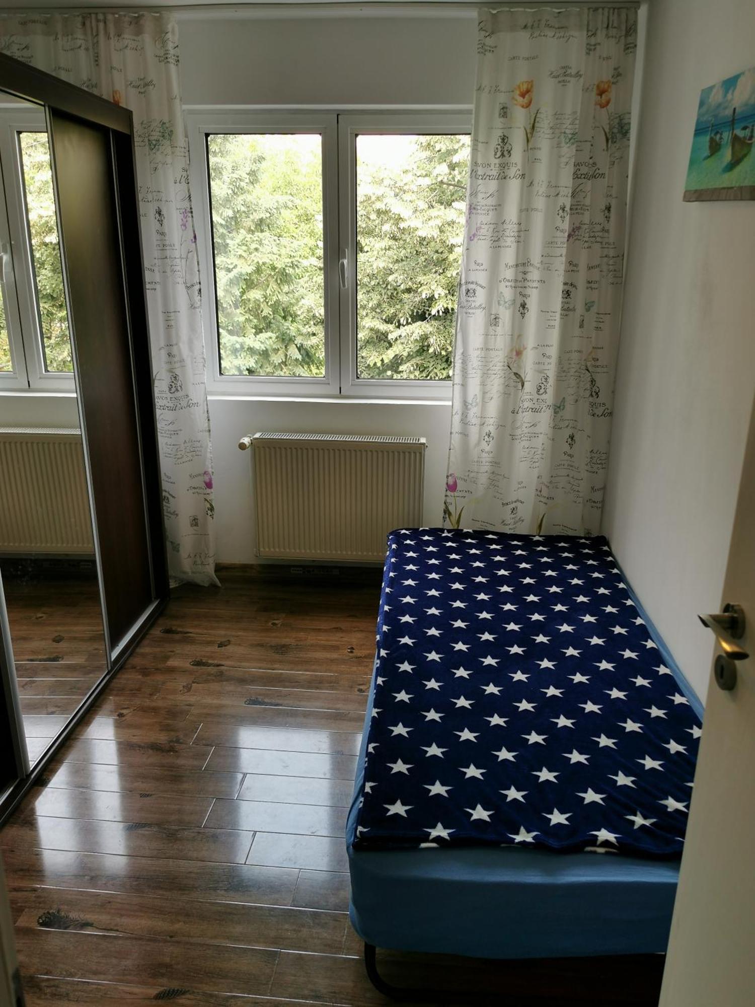 Confortable Cozy Apt Bucharest Bilik gambar
