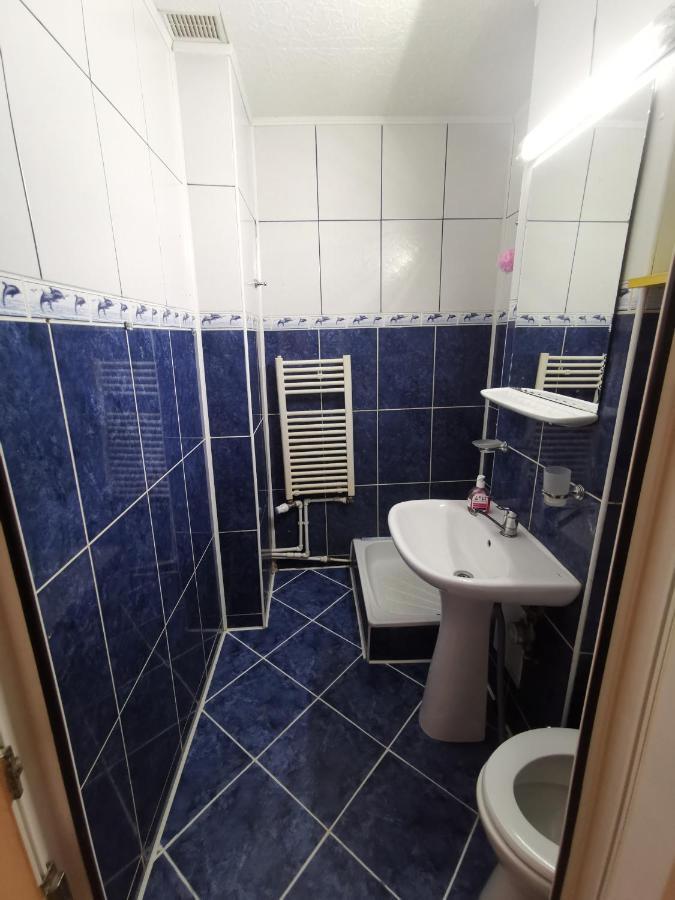 Confortable Cozy Apt Bucharest Luaran gambar
